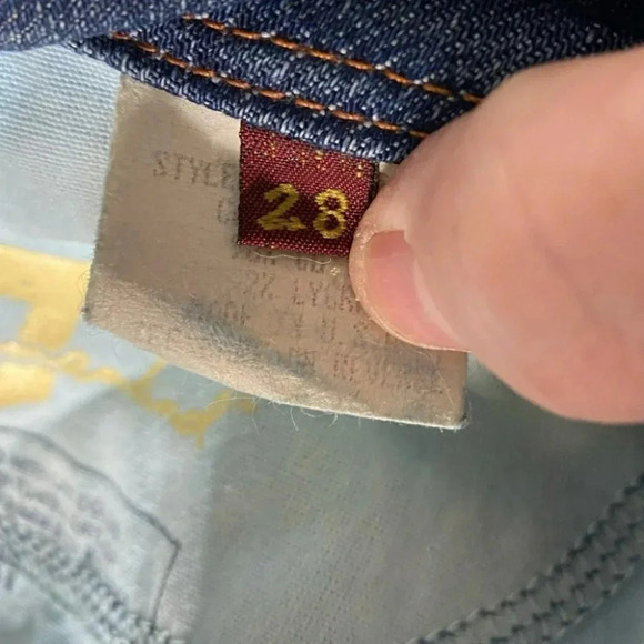 7 for all mankind 28 distressed jean shorts - Picture 6 of 7